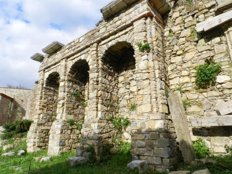 Le case di pietra abbandonate di Roscigno Vecchia, nel Cilento